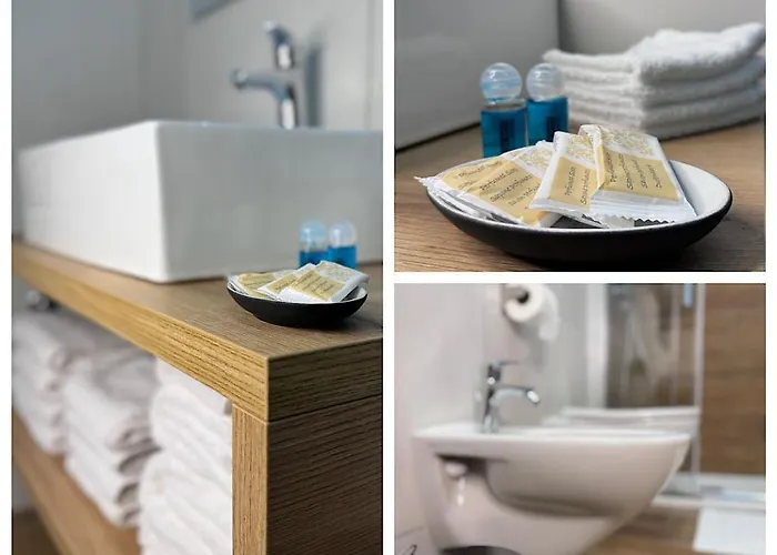 Conte Di Mola 67 B&B 3*