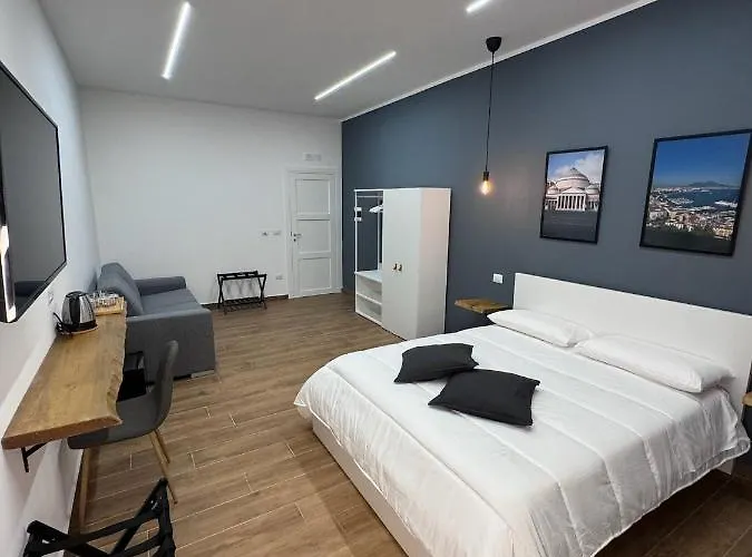 Conte Di Mola 67 B&B 3*