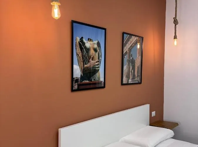 Conte Di Mola 67 B&B 3*