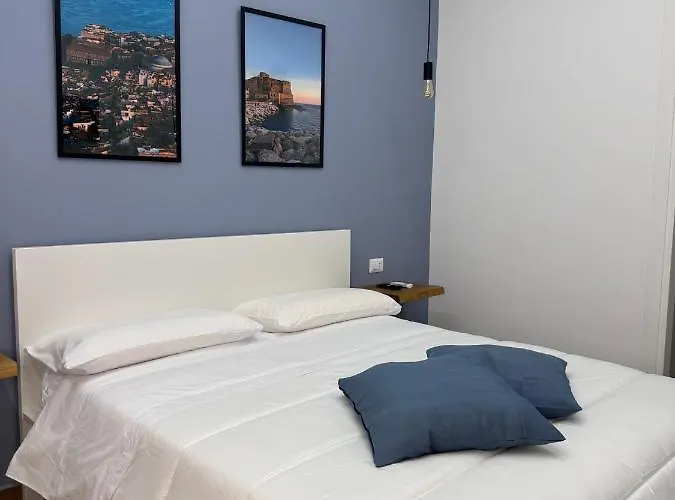 Conte Di Mola 67 3* 나폴리