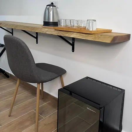 Oda ve Kahvaltı Conte Di Mola 67 3*