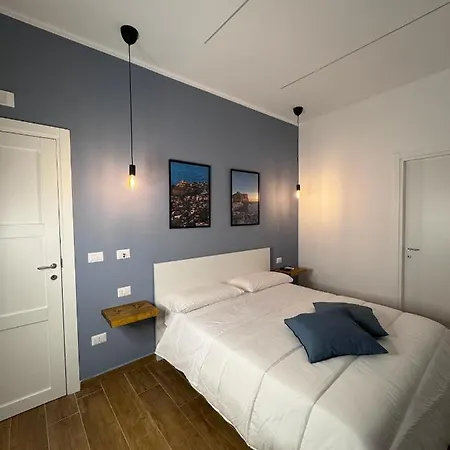 Conte Di Mola 67 Panzió