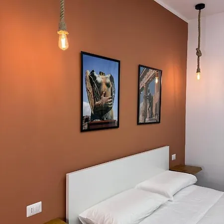 Conte Di Mola 67 Panzió *